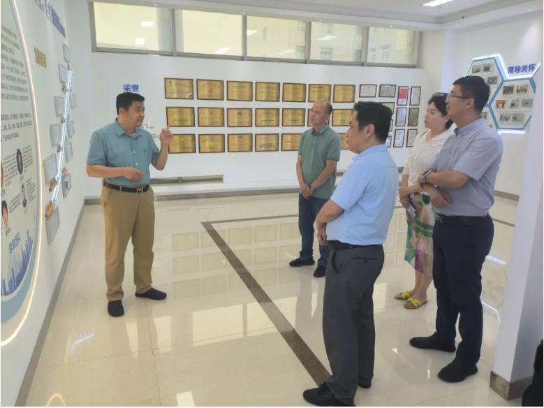 煙臺市工商聯委員八組議事座談活動在華鼎偉業順利舉行
