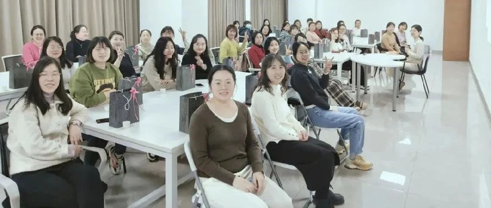 【心中有夢，芳華如你】華鼎偉業組織“三八”女神節-“茶熏冥想與內觀療愈”主題活動